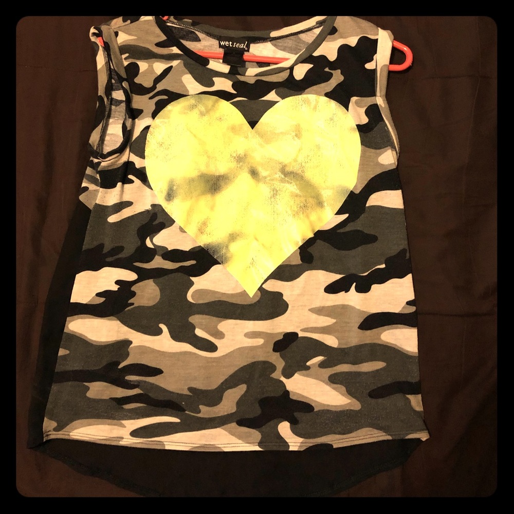 💚Camo Tank top with Neon Green heart💚